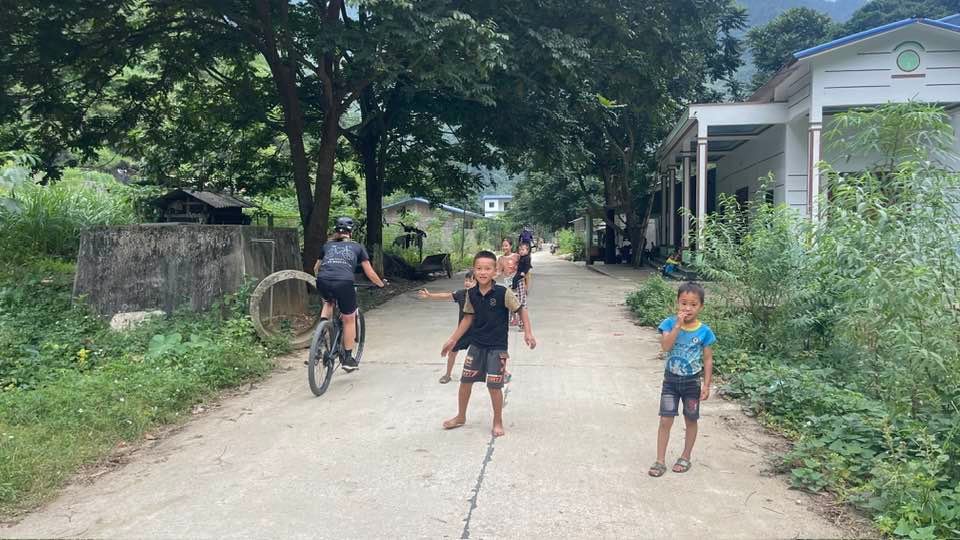 Hanoi Mai Chau Pu Luong E-bike Tour 3 Days